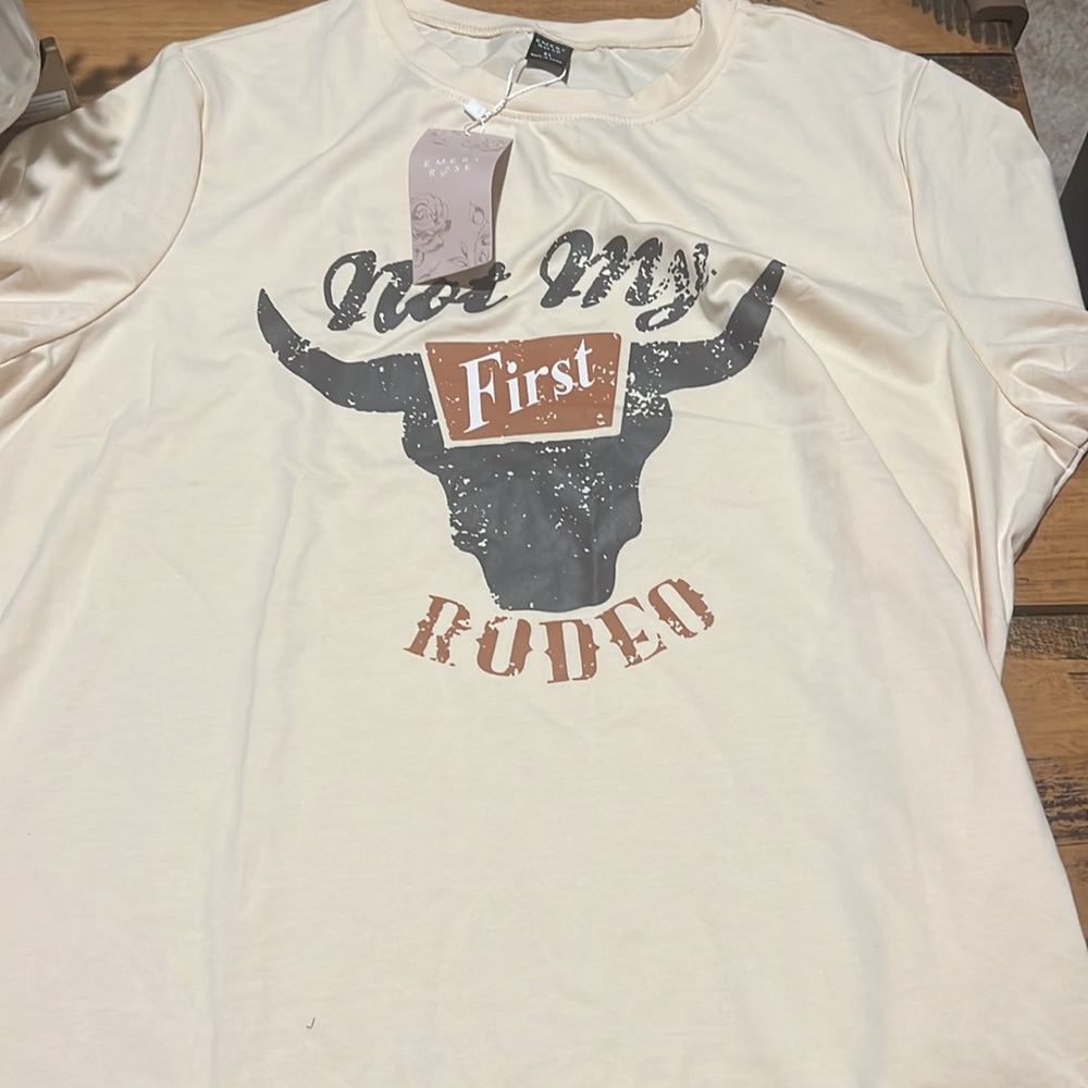 𝐖𝐎𝐌𝐄𝐍𝐒 𝐓-𝐒𝐇𝐈𝐑𝐓 𝐗𝐋 - Picture 3 of 4